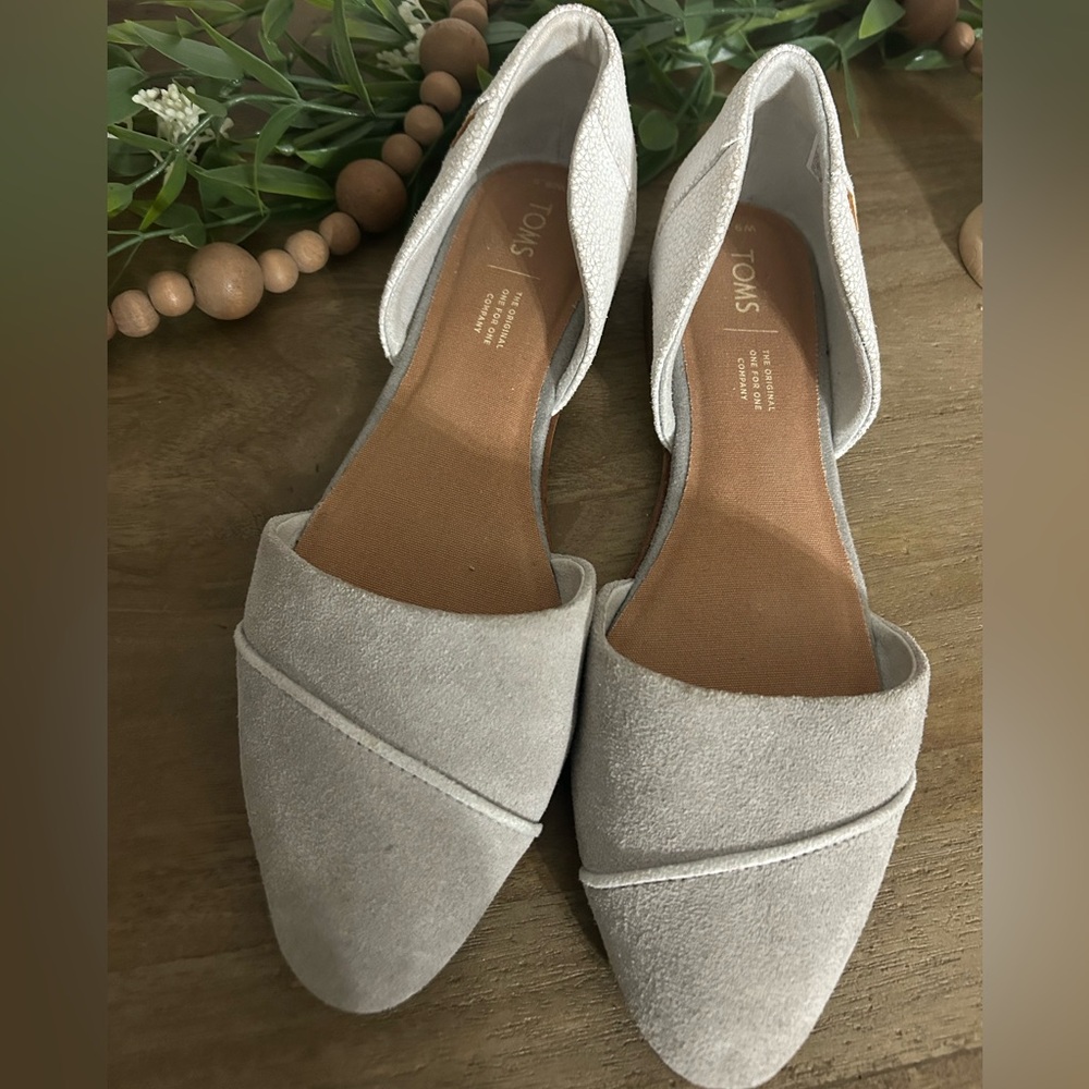 Women’s Tom’s ballet flats